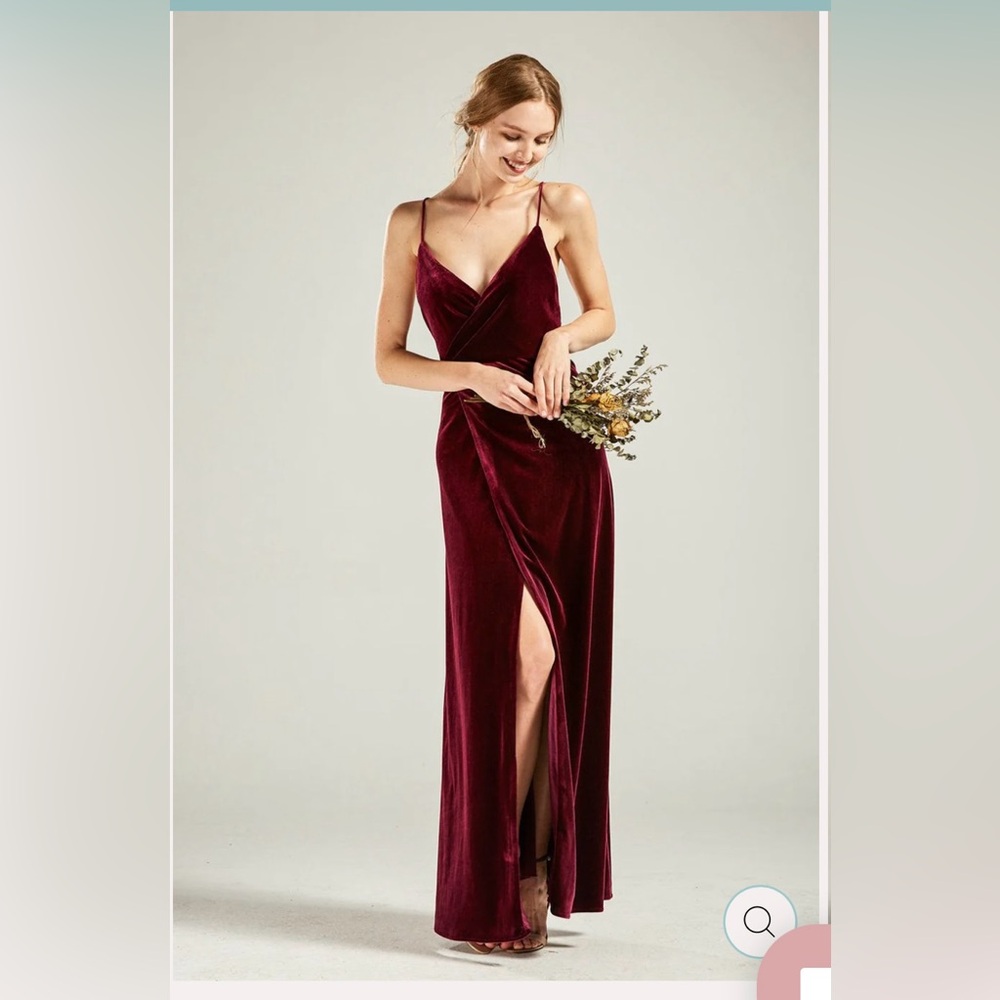 Chic Wine Velvet Maxi Dress